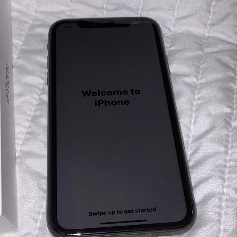 Apple iPhone 11 - Sleek Black Finish